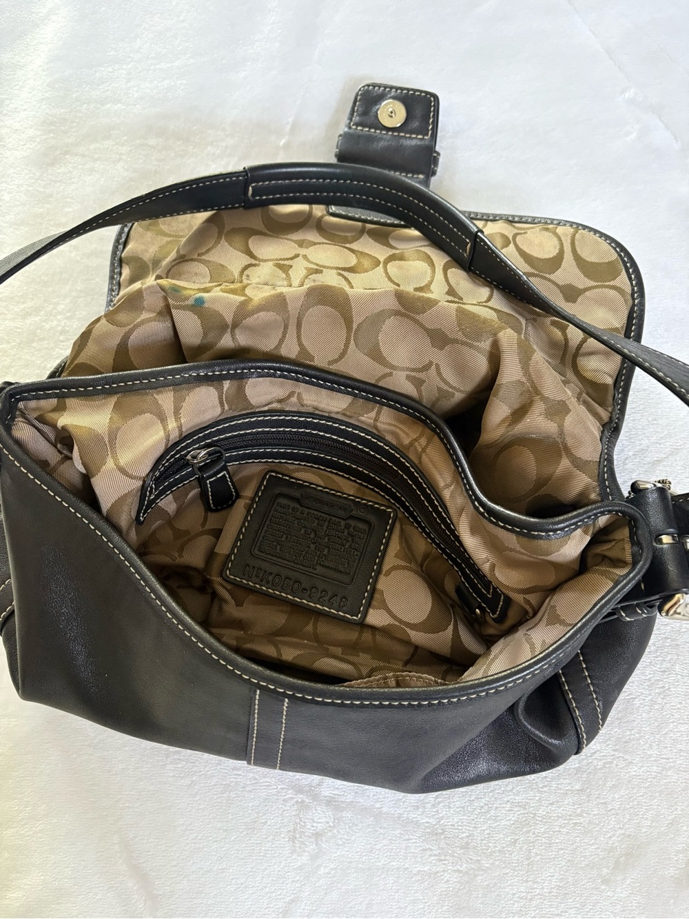 Vintage Coach Soho Flap Hobo Bag - Picture 8 of 10